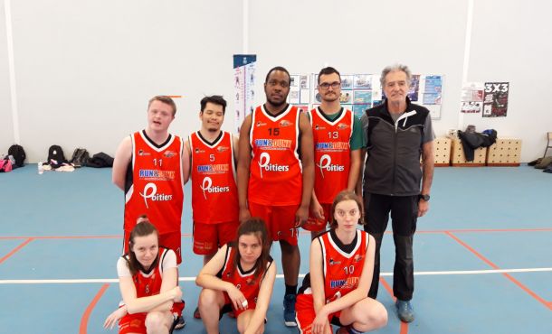 Equipe 2 masculine et féminines basket adapté
