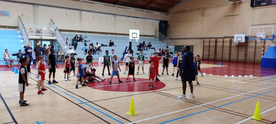 Entraînement de l'école de basket